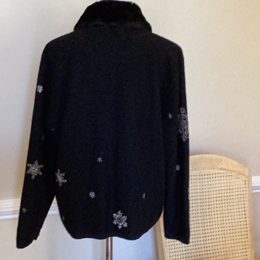 J G Hook black wool l.s. sweater adorned with embroidered and crystal snow - Picture 4 of 11
